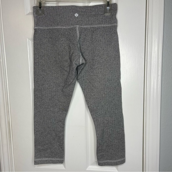 Lululemon‎ Women's Wunder Under Crop Leggings Size 6 - Picture 2 of 3